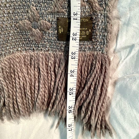 EUC Louis Vuitton Logomania Monogram Gray & Silver Wool $ Silk Scarf - Picture 8 of 8